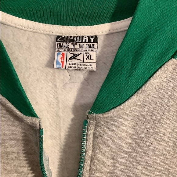 Boston Celtics Fleece Sweater​​​​​ - Picture 2 of 8